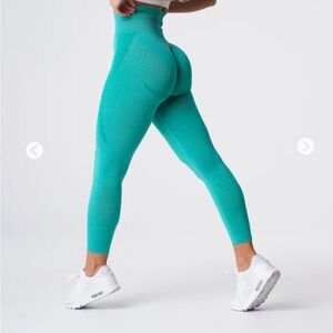 Turquoise contour seamless leggings like new!!